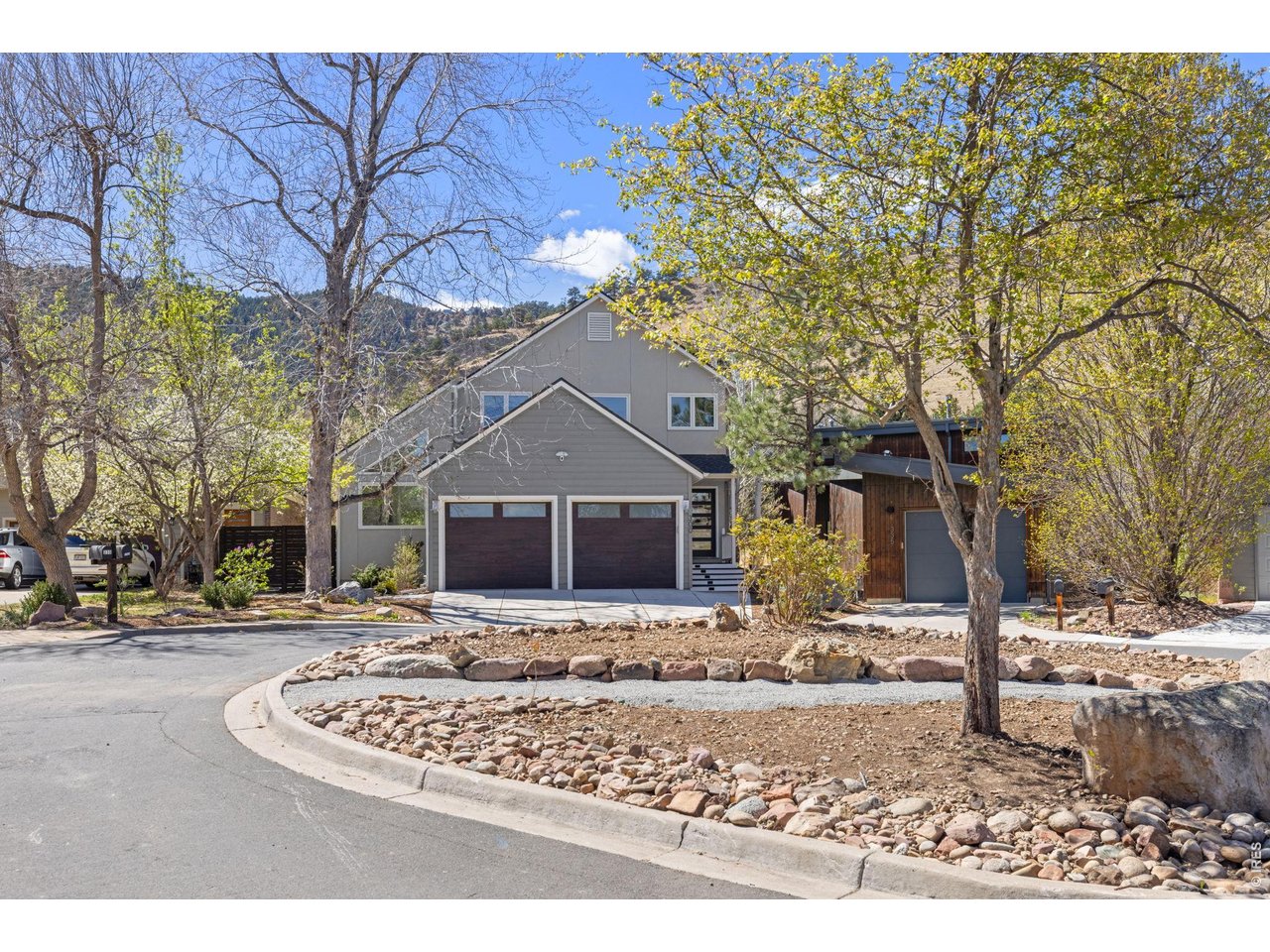 300 Oakwood Pl