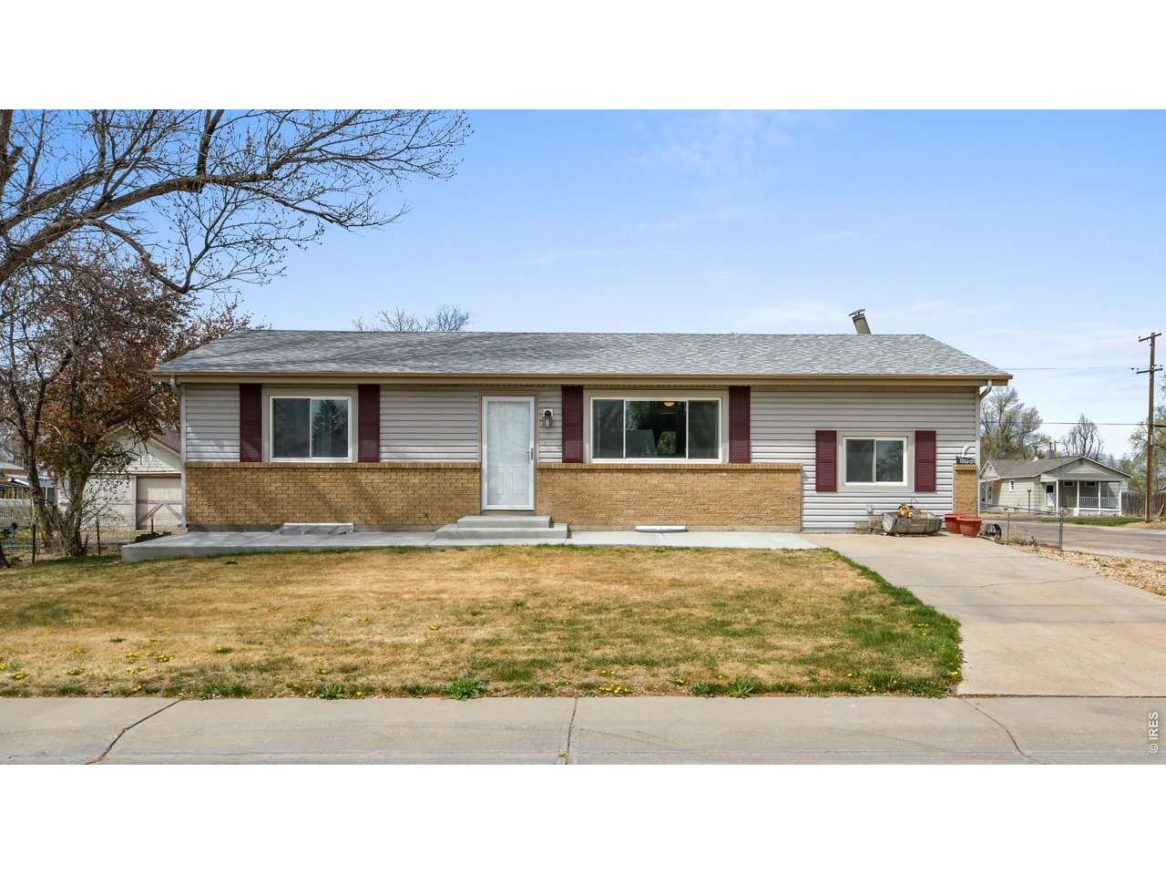 207 3rd St