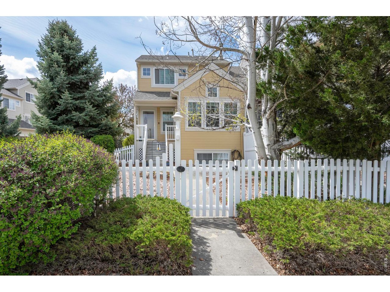 692 Beauprez Ave