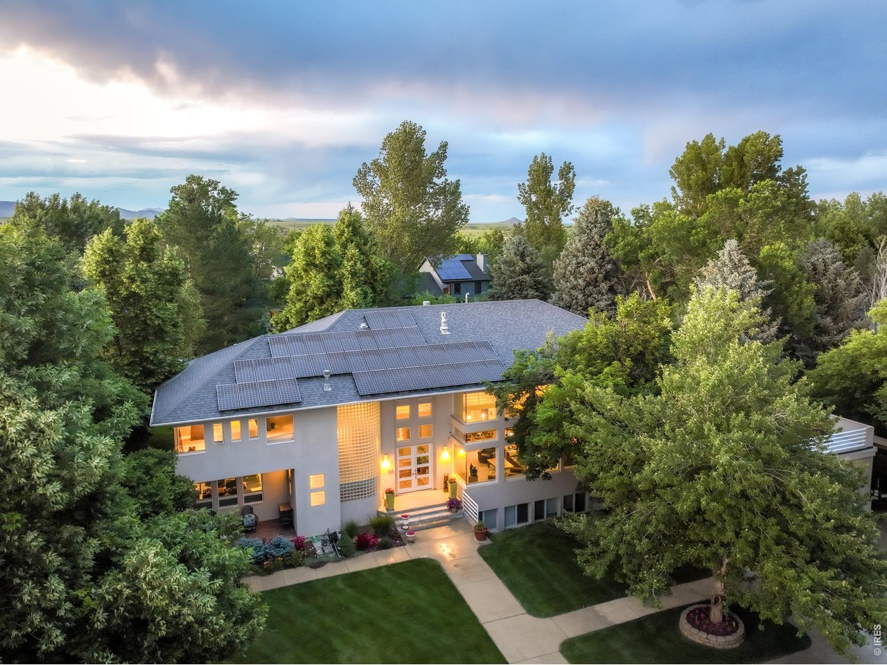 2541 Tamarack Ave