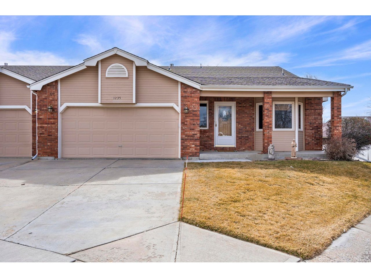 1235 Honeysuckle Ct
