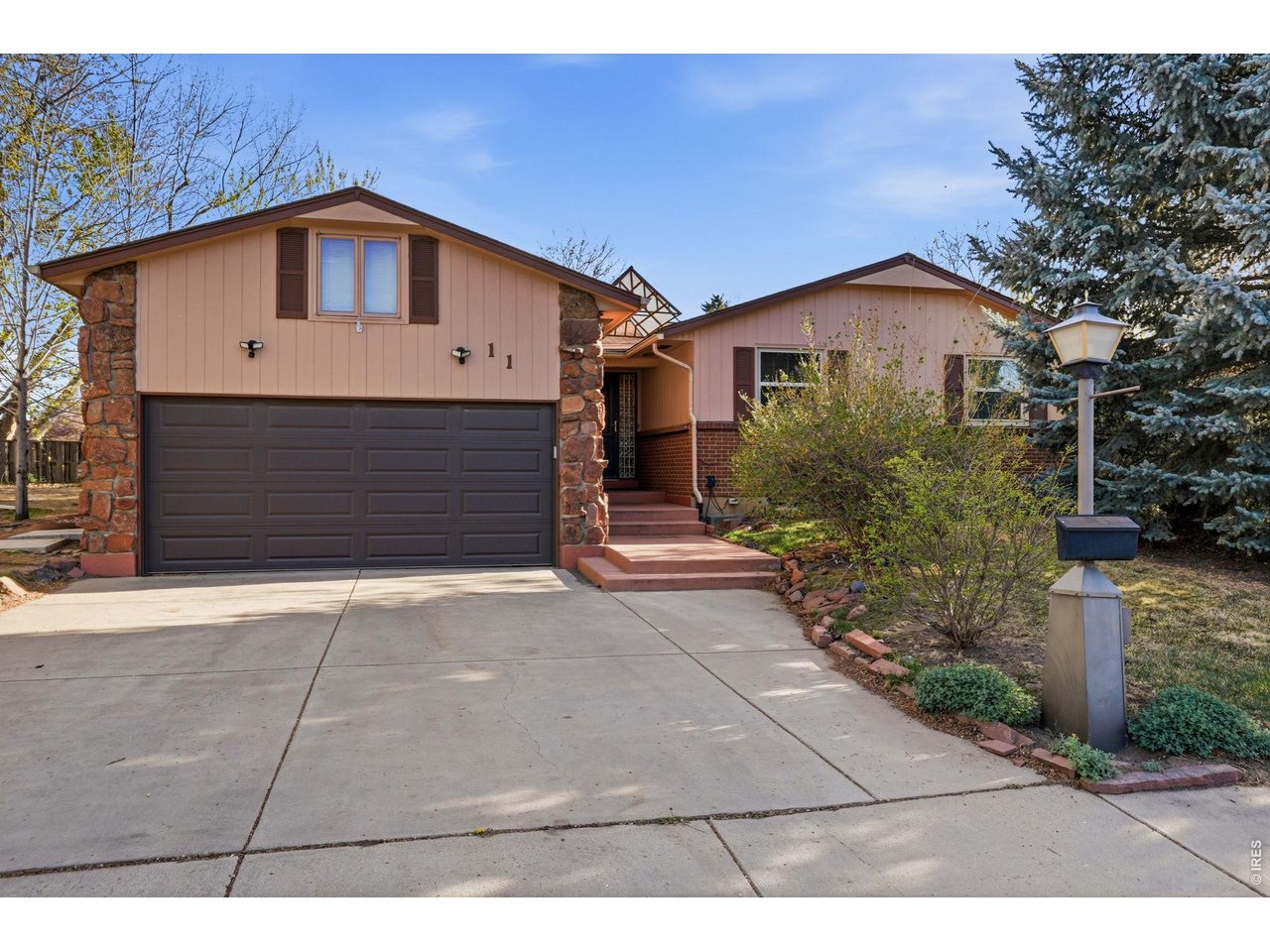 11 James Cir