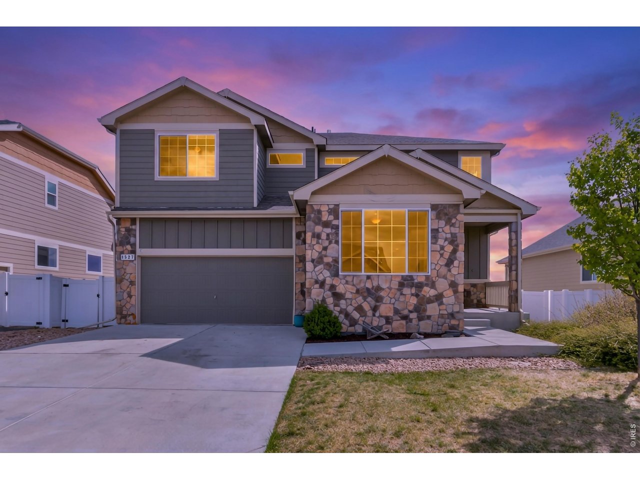 1527 Wavecrest Dr