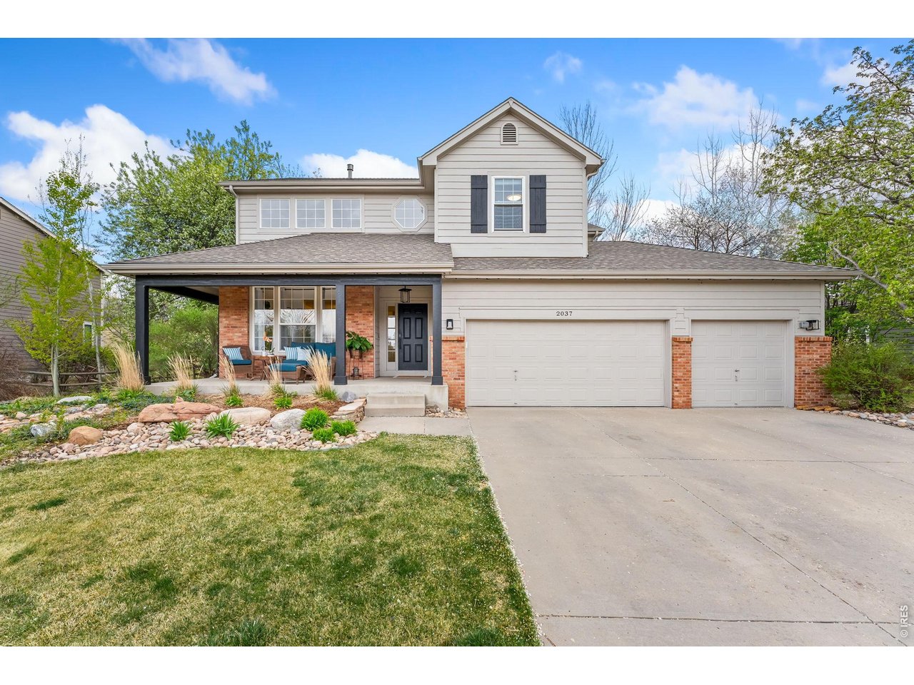 2037 River West Dr