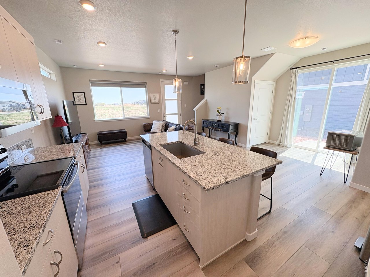 333 Pyramid Peak St