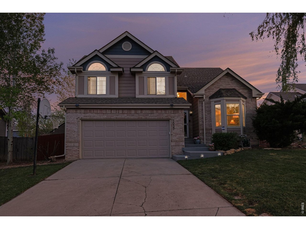 1037 Deer Creek Ln