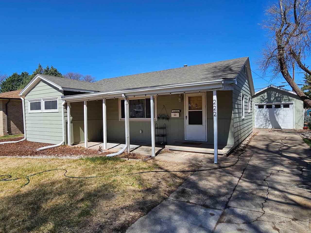 222 Magnolia Ln