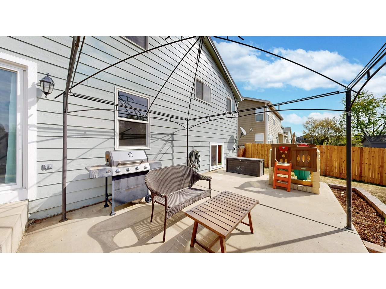1748 Twin Lakes Cir