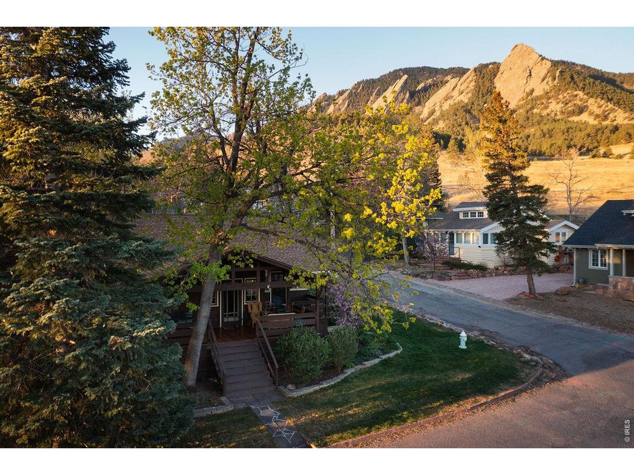 114 Chautauqua Park