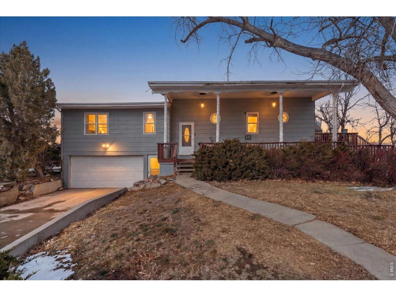 734 Victoria Dr