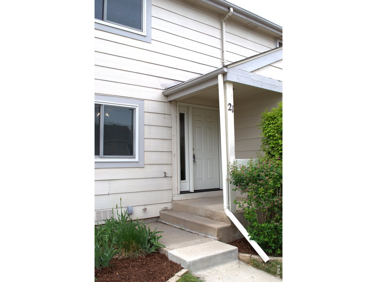2924 Ross Dr