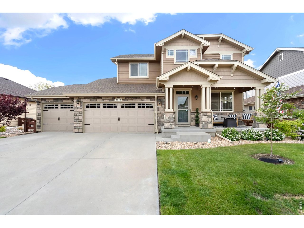 2084 Bayfront Dr
