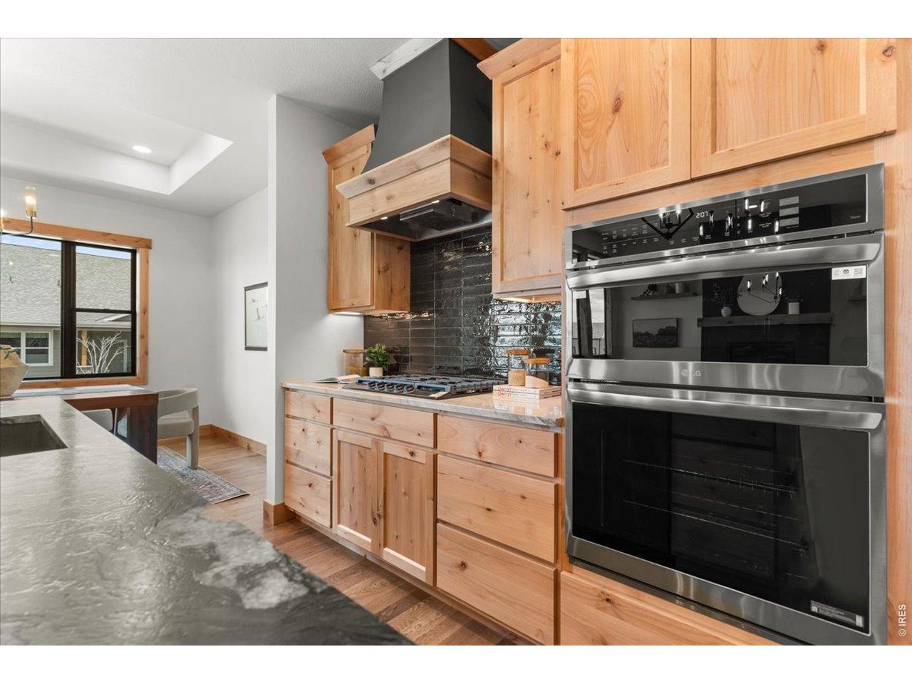 1366 Eliza Ave