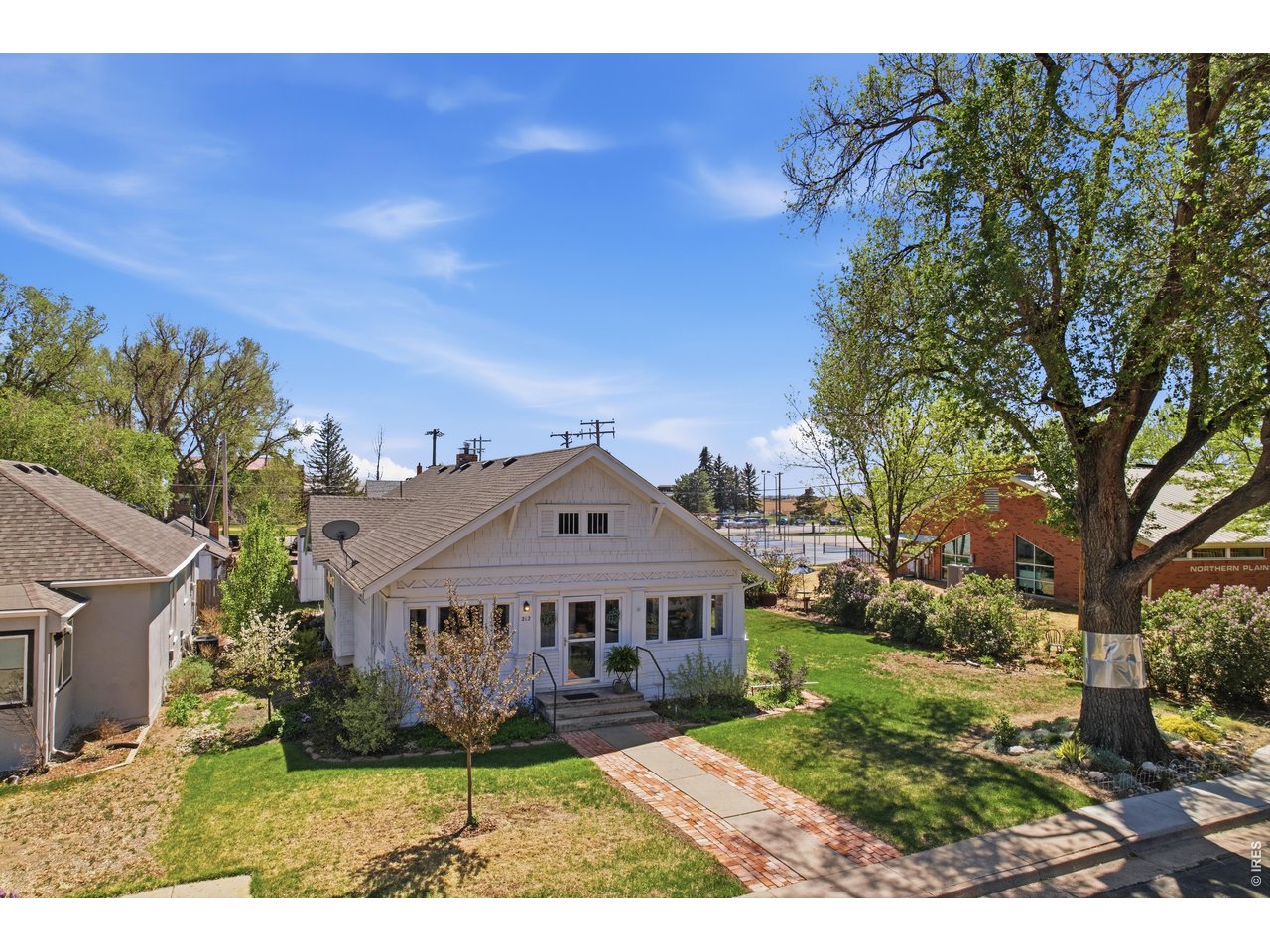 212 2nd St