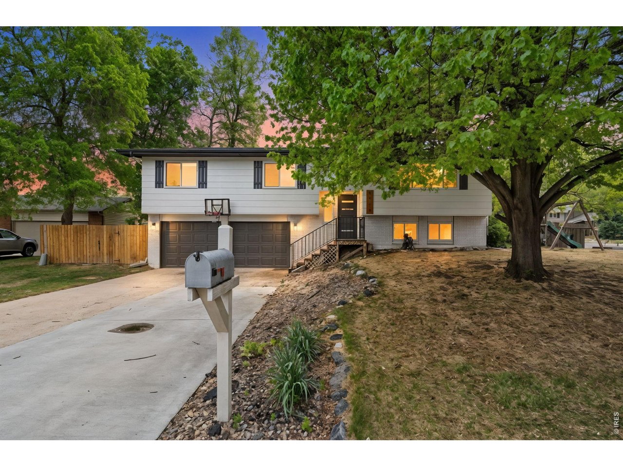 2818 Chaparral Dr