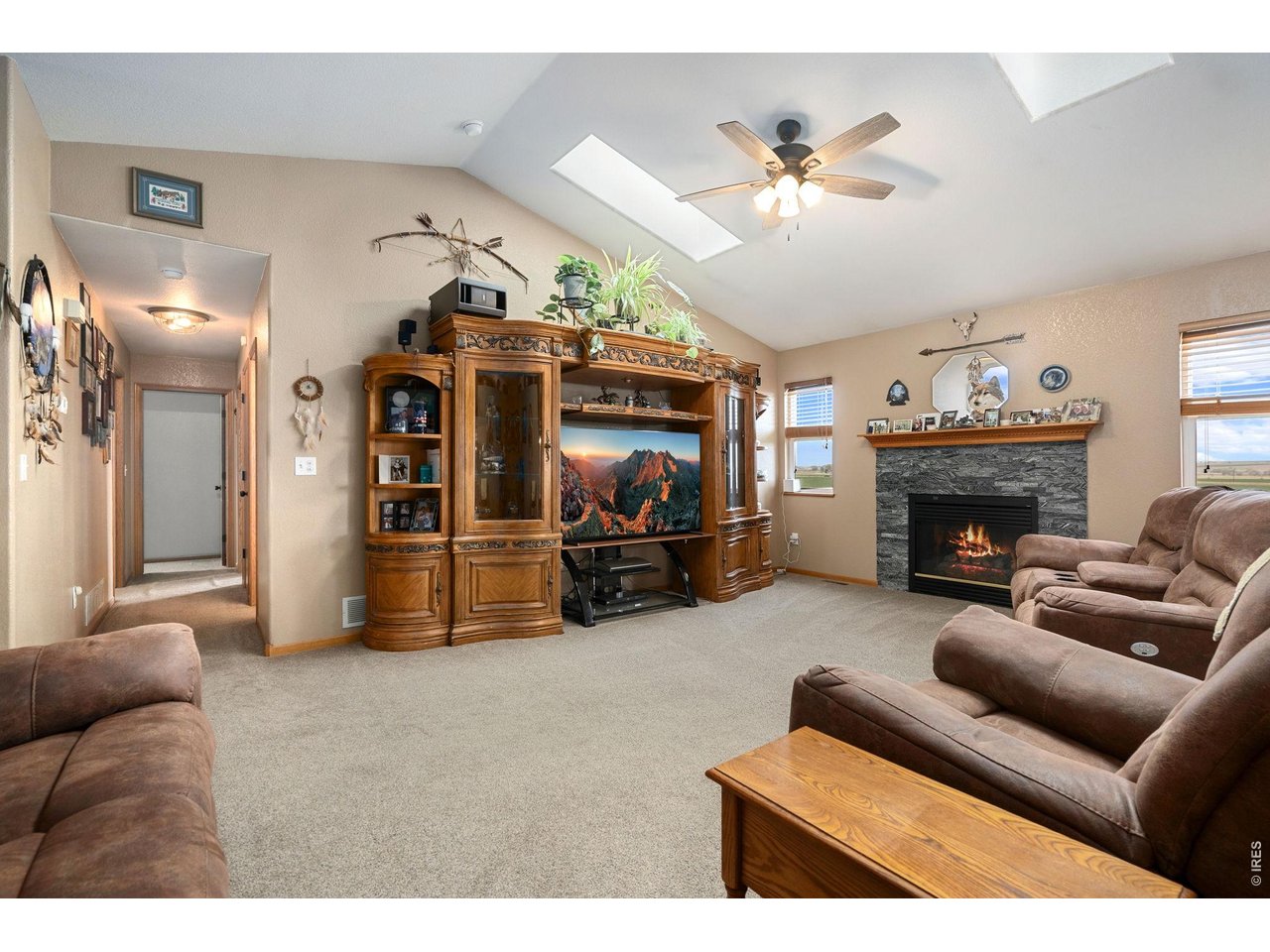 953 N Greeley Ave