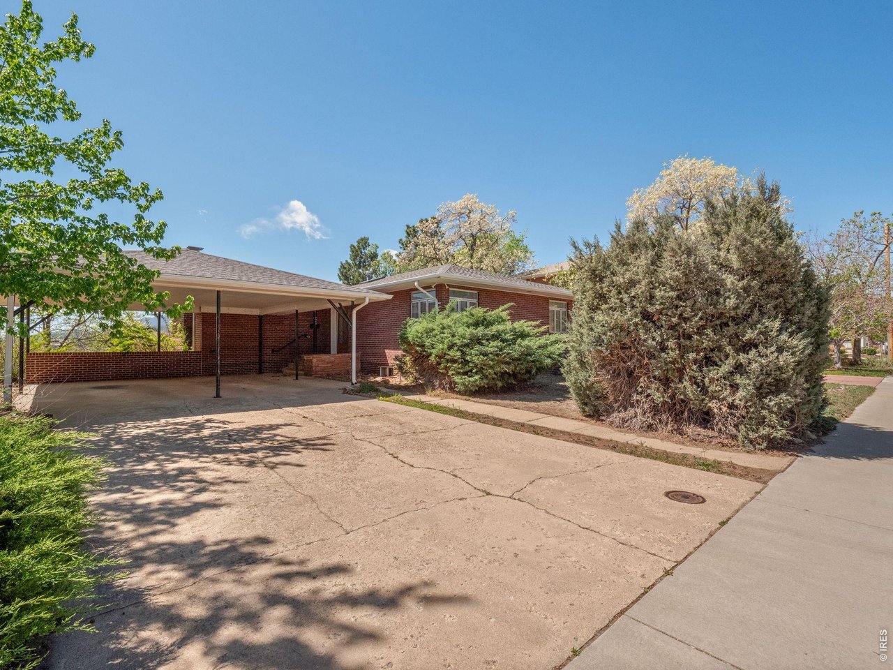 2360 Balsam Dr