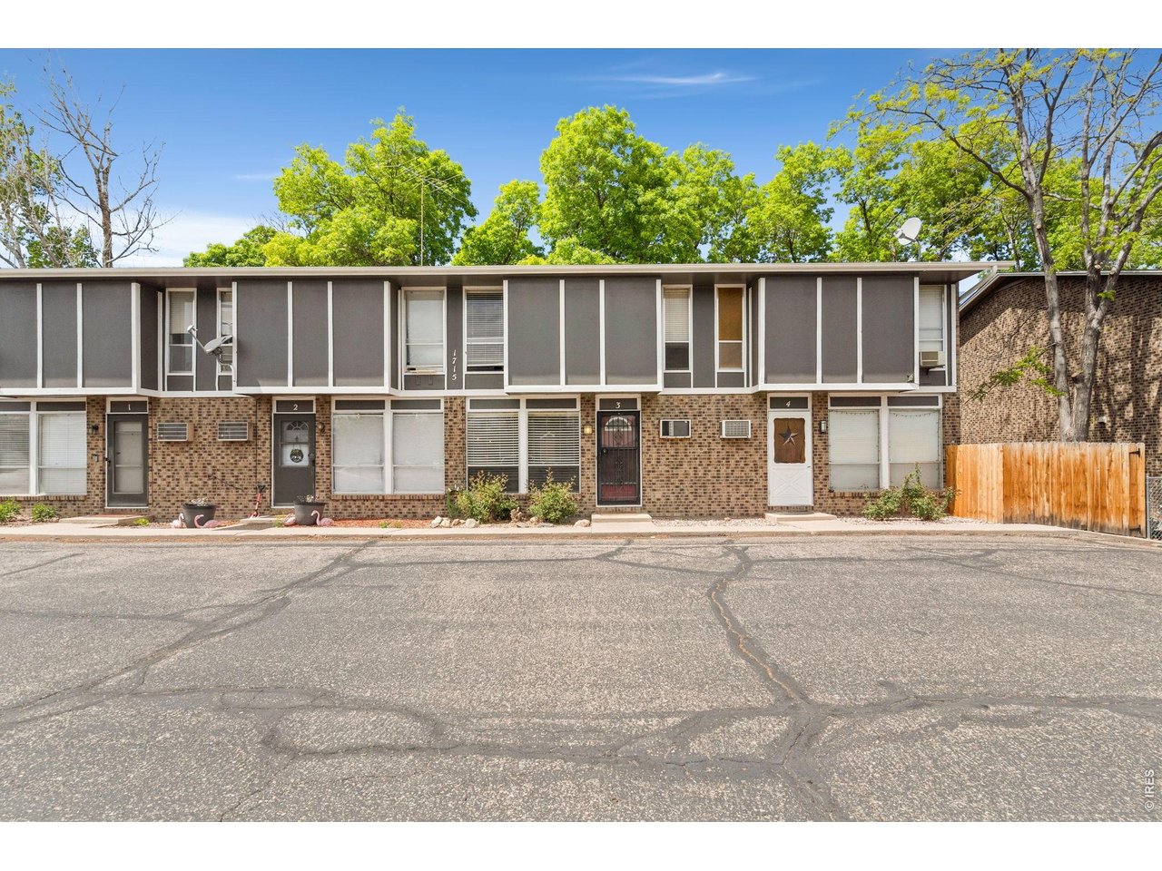 1715 Azalea Dr
