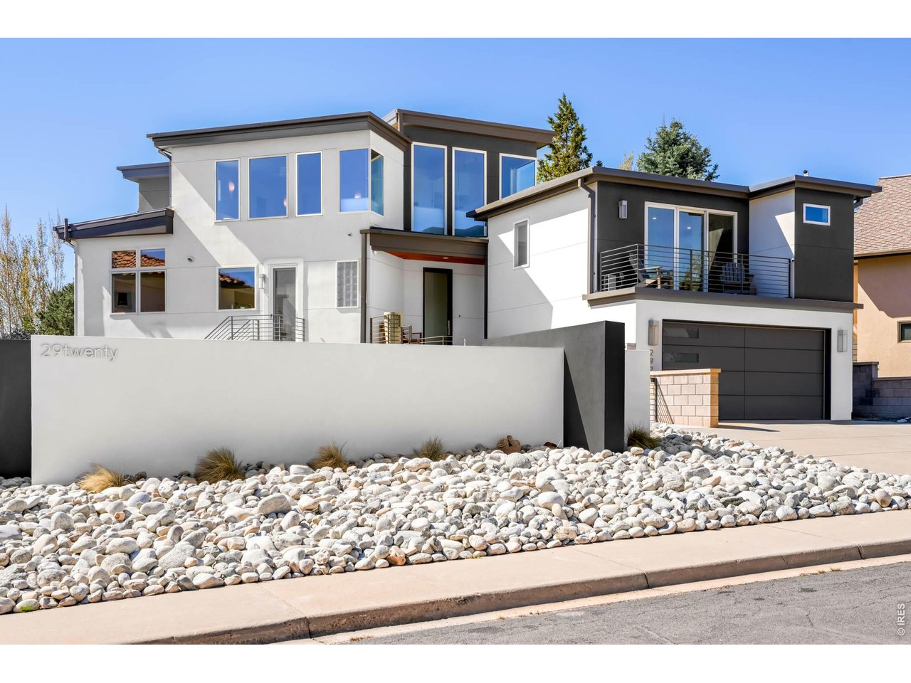 2920 Lafayette Dr