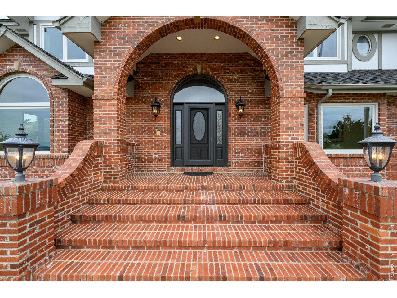 5337 Lookout Ridge Dr
