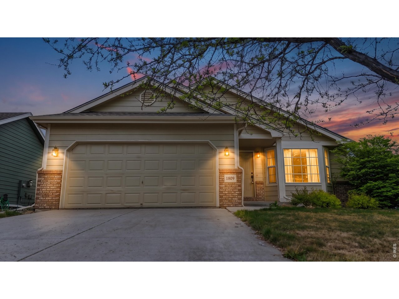 1809 Moonstone Cir