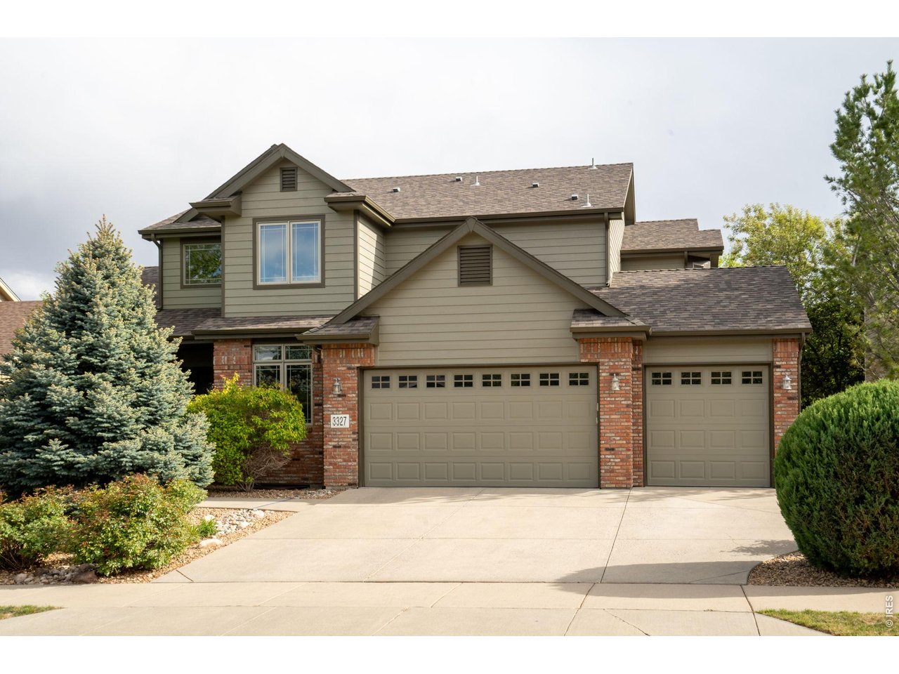 3327 Long Creek Dr