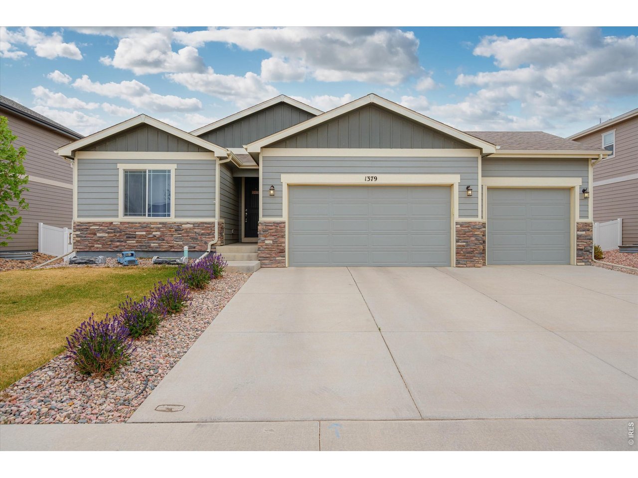 1379 Cimarron Cir