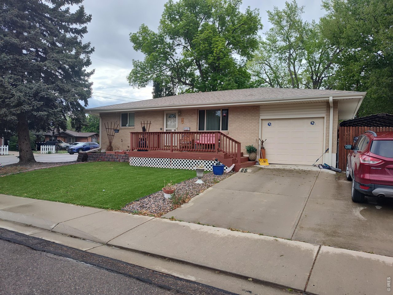 2 Forsyth Dr