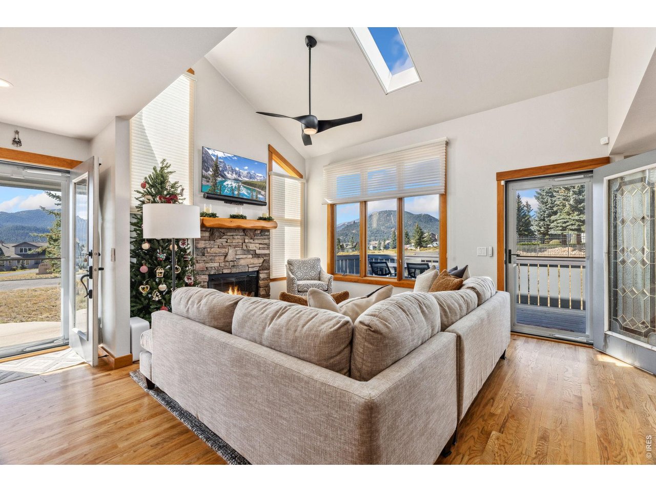 1425 Raven Cir