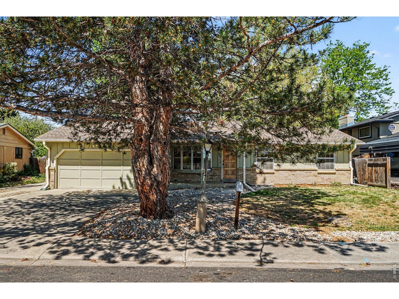 1835 Cambridge Dr