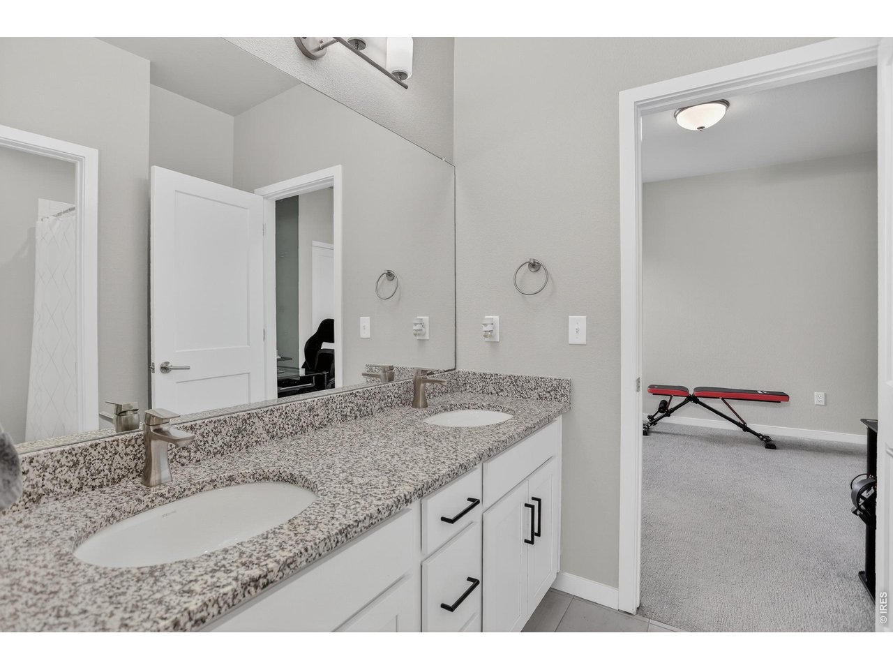 3343 Green Lake Dr