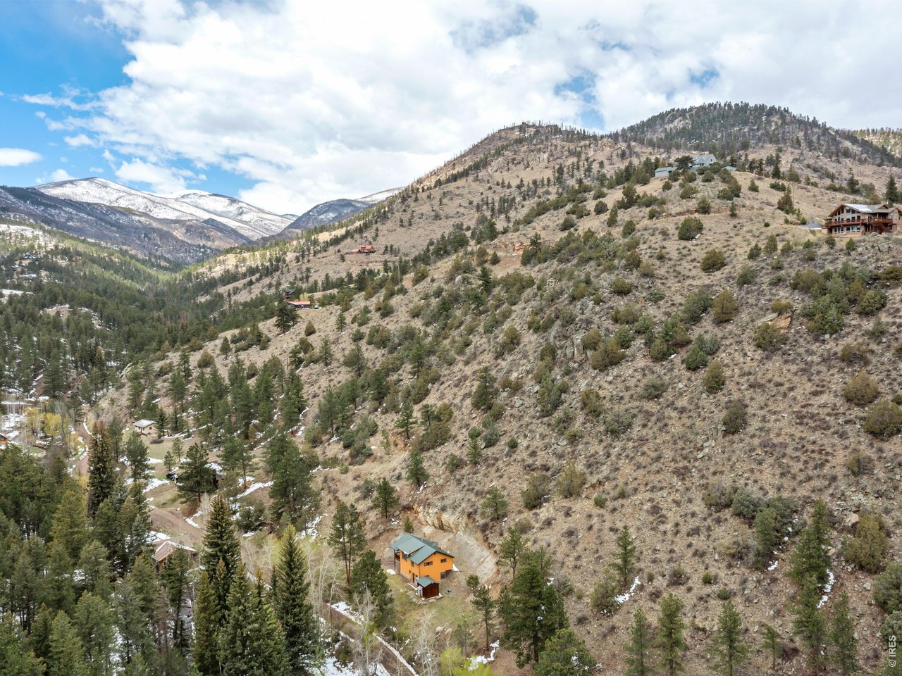 1002 Streamside Dr