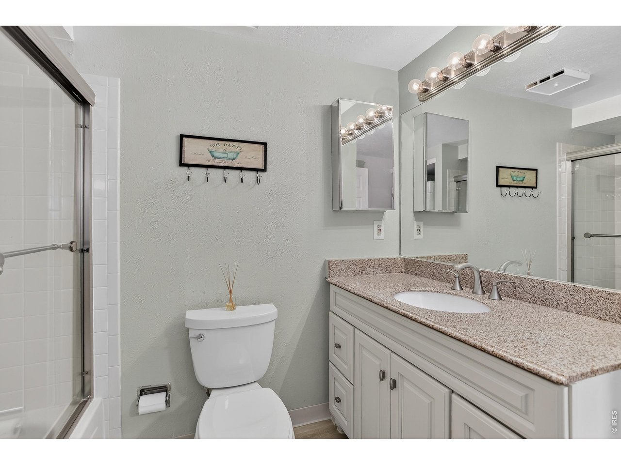 40 S Boulder Cir