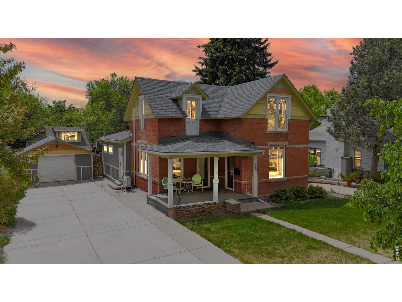460 W 5th St