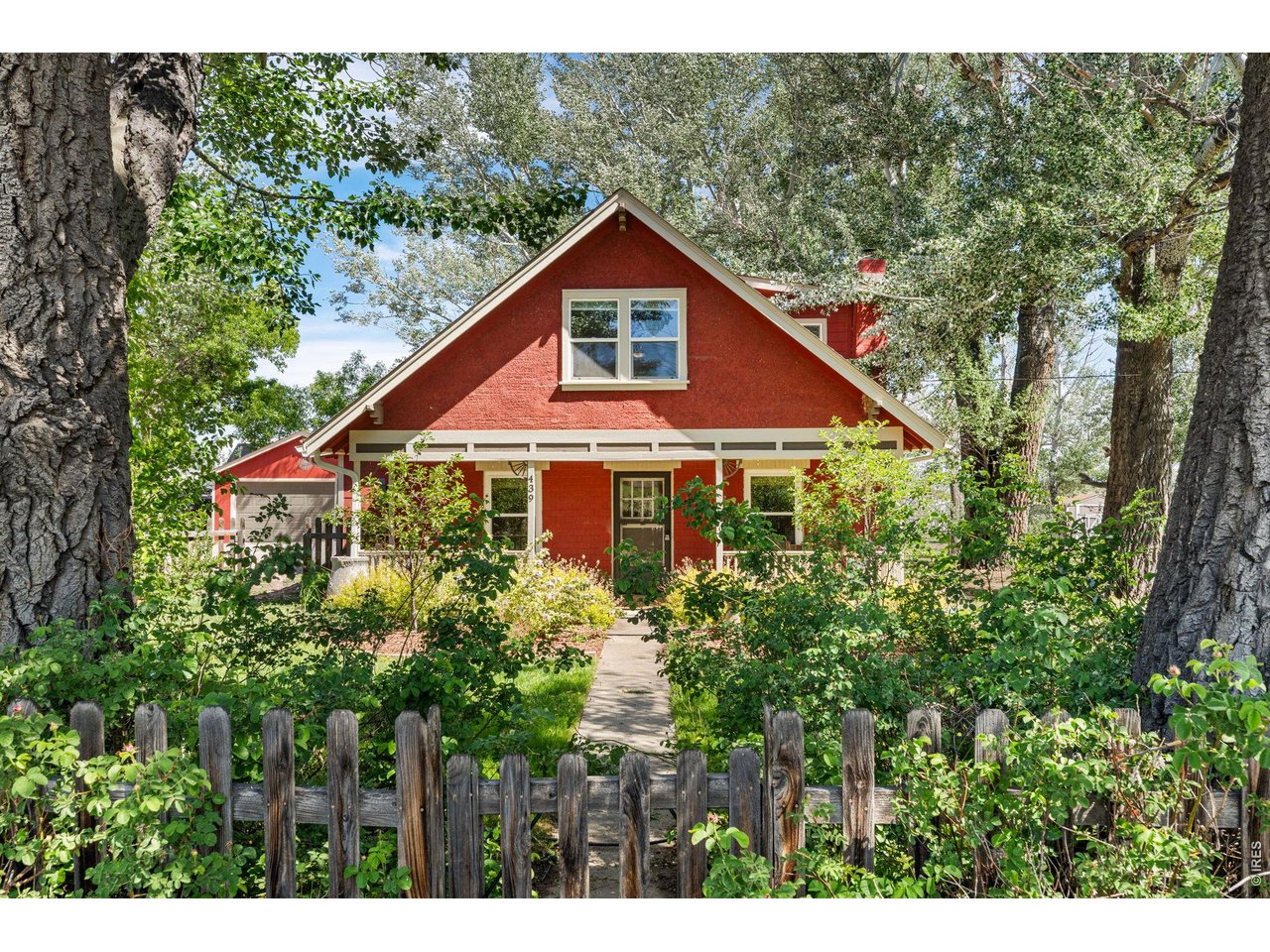 439 42nd St SW