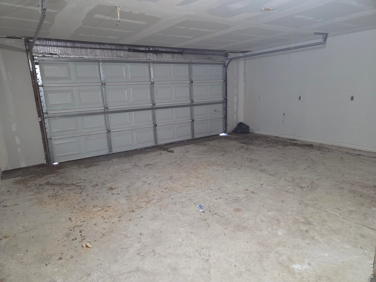 101 Larch Dr