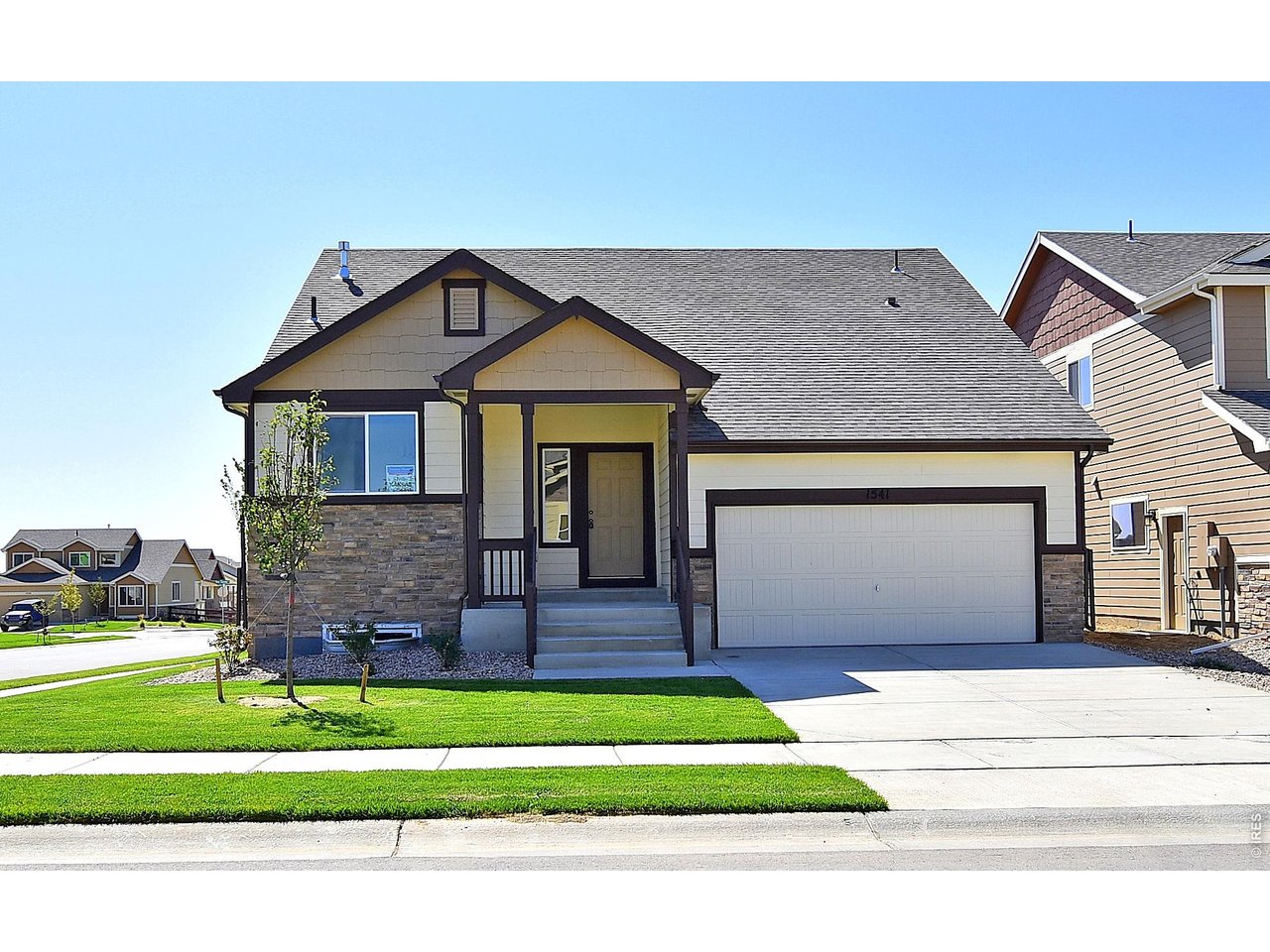 2416 Jasmine Ln