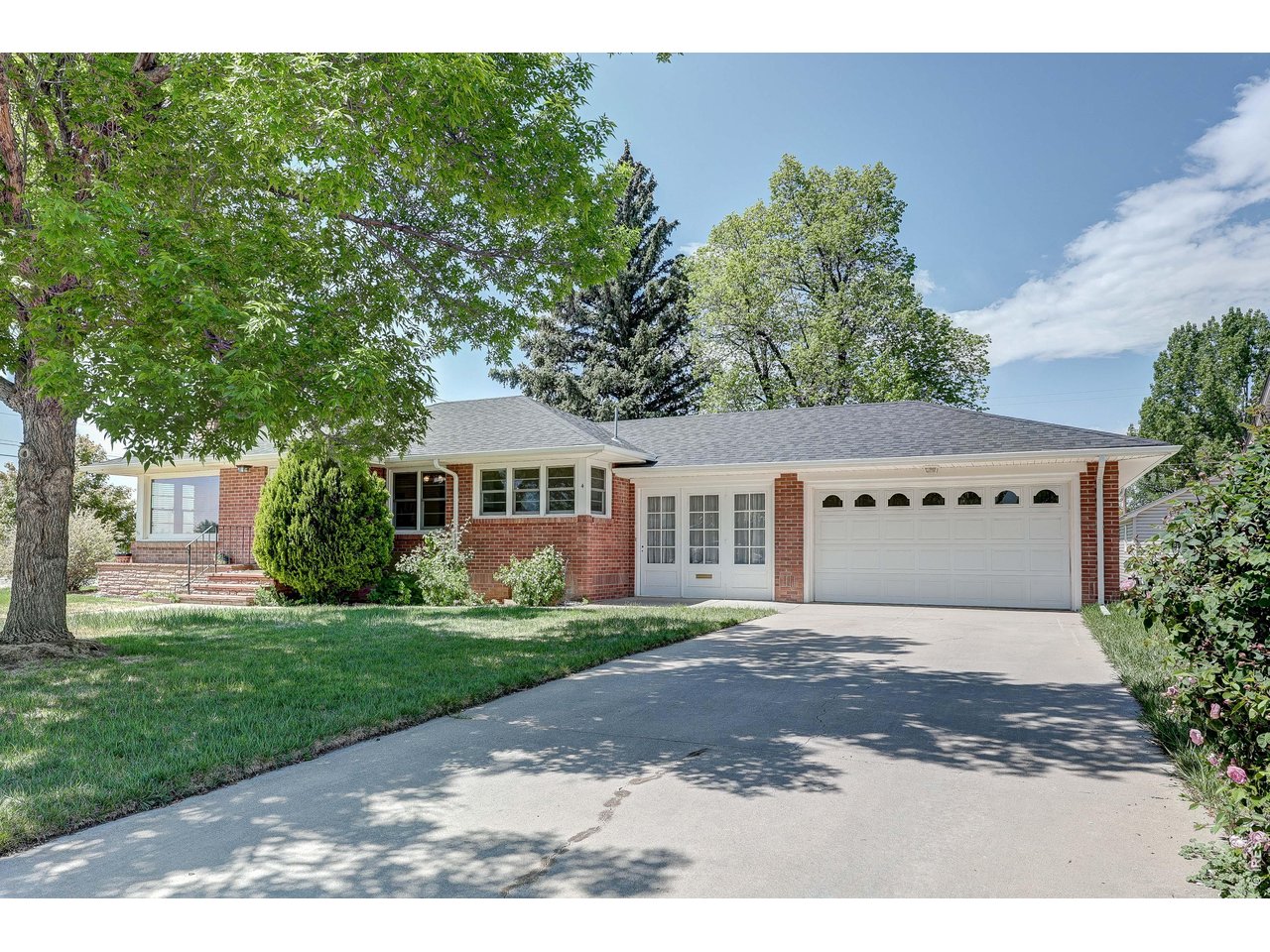 4 Cottonwood Ave