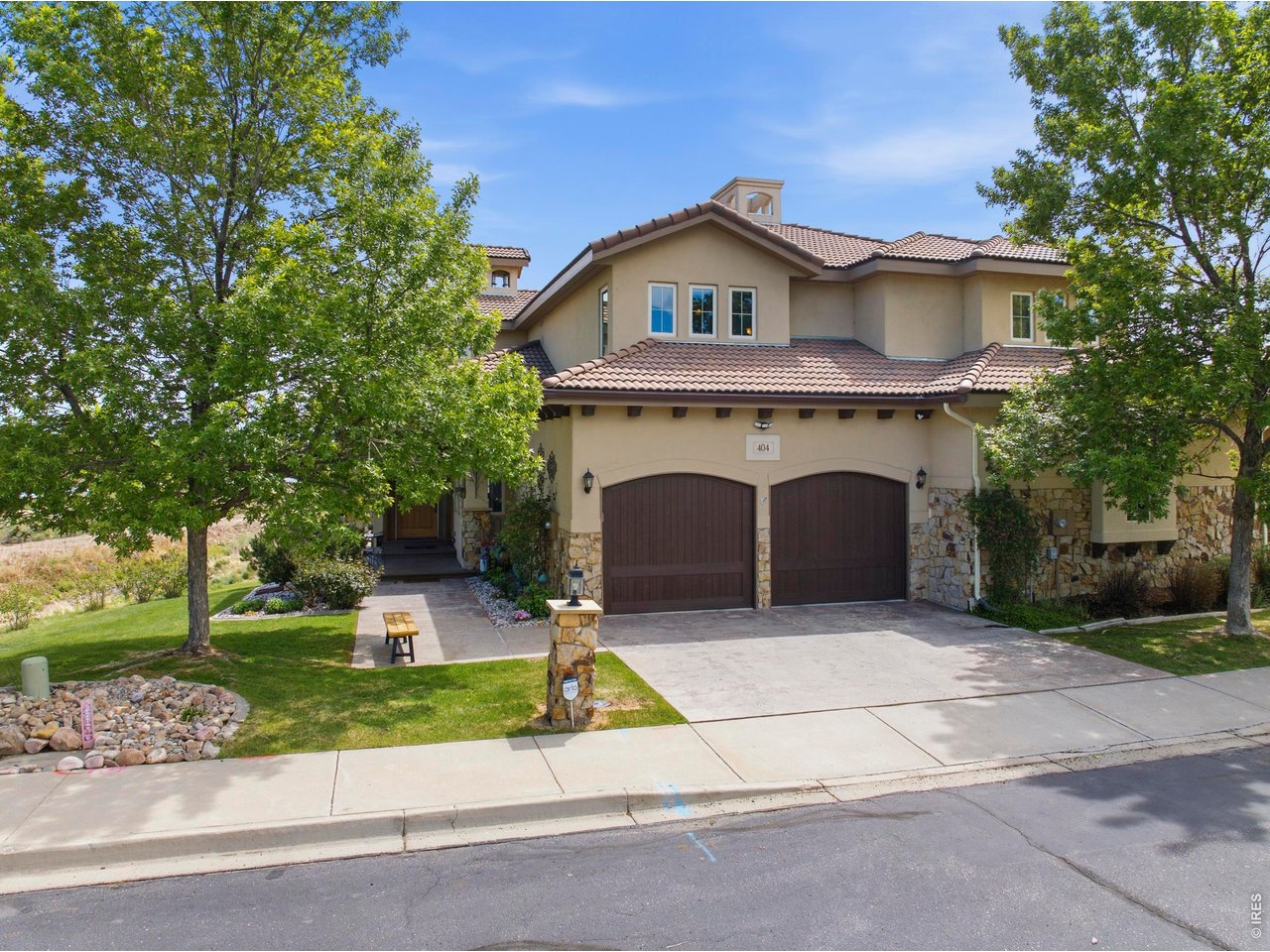 404 Split Rock Dr