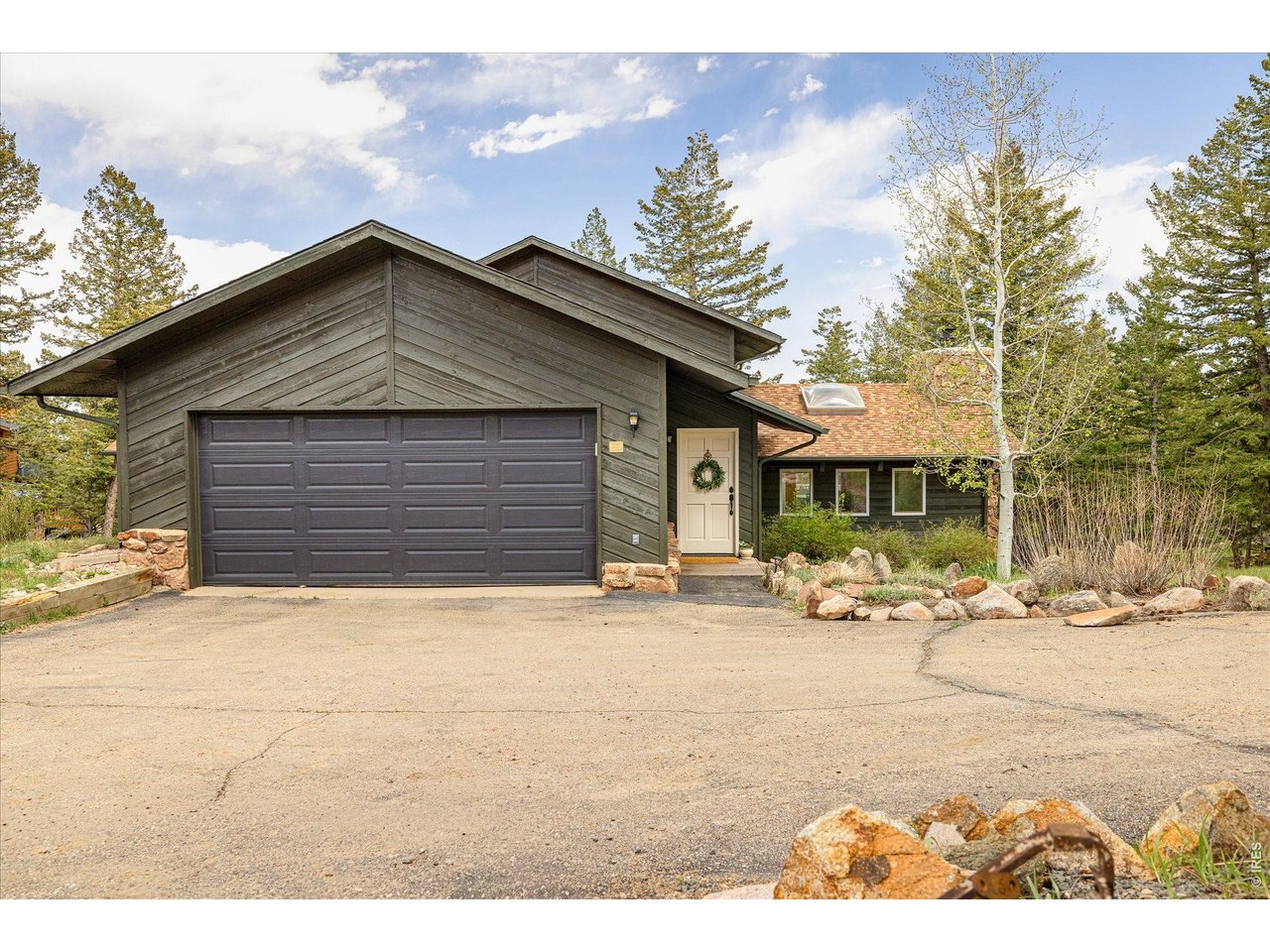 124 Deer Trail Cir