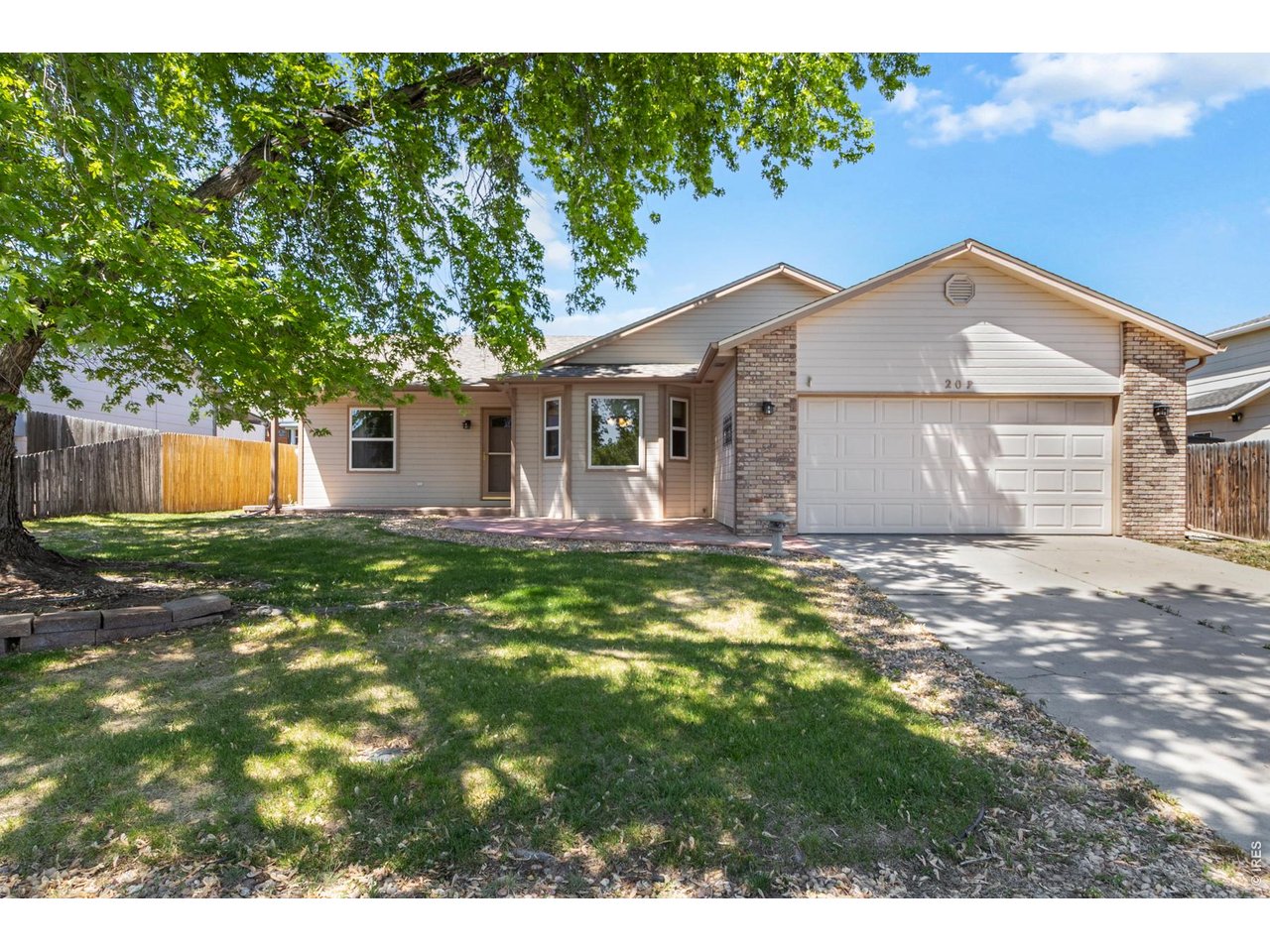 207 N 44th Ave