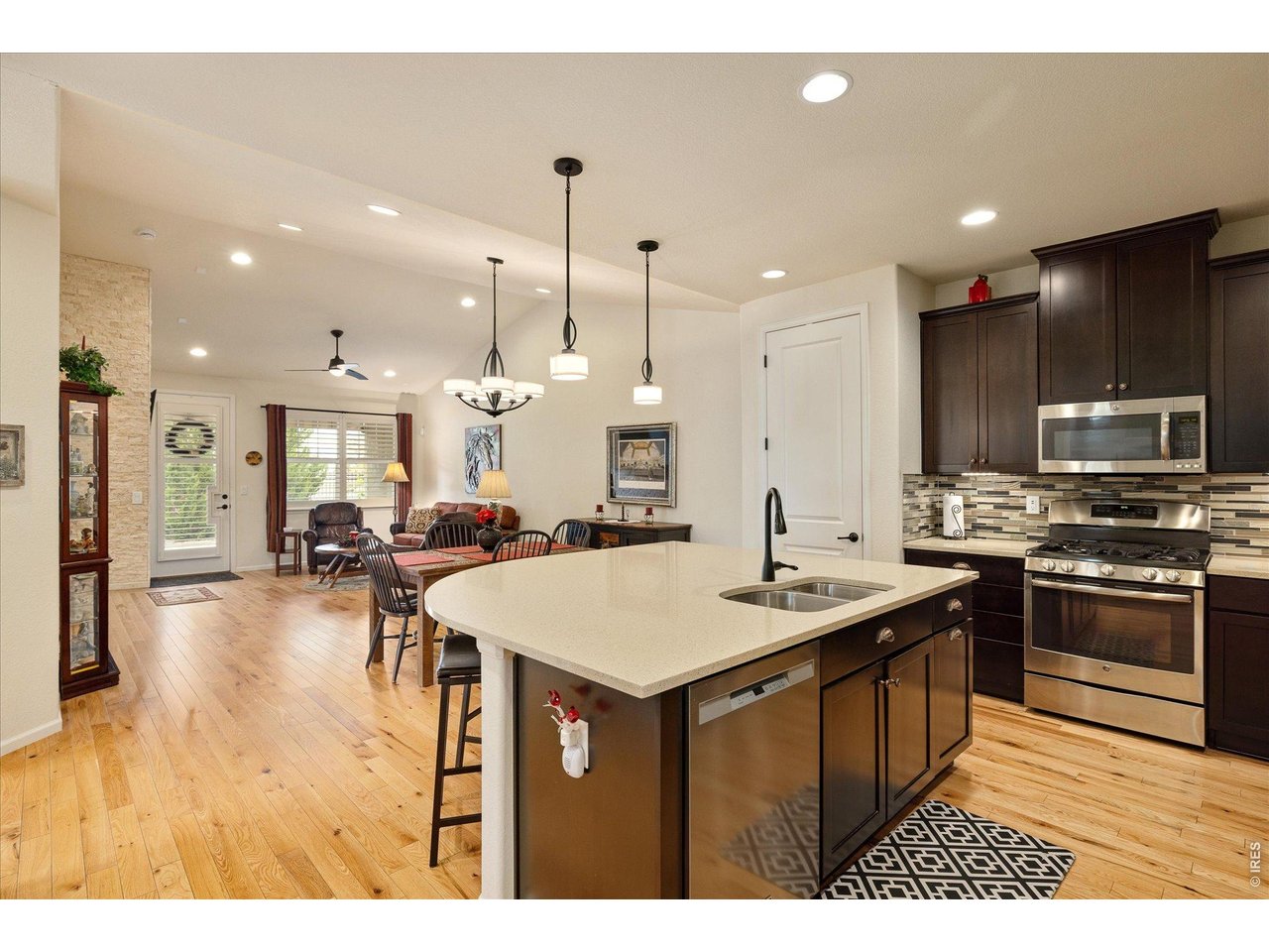 1321 Lander Ln