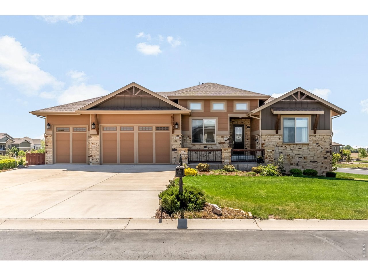 304 Duesenberg Ln