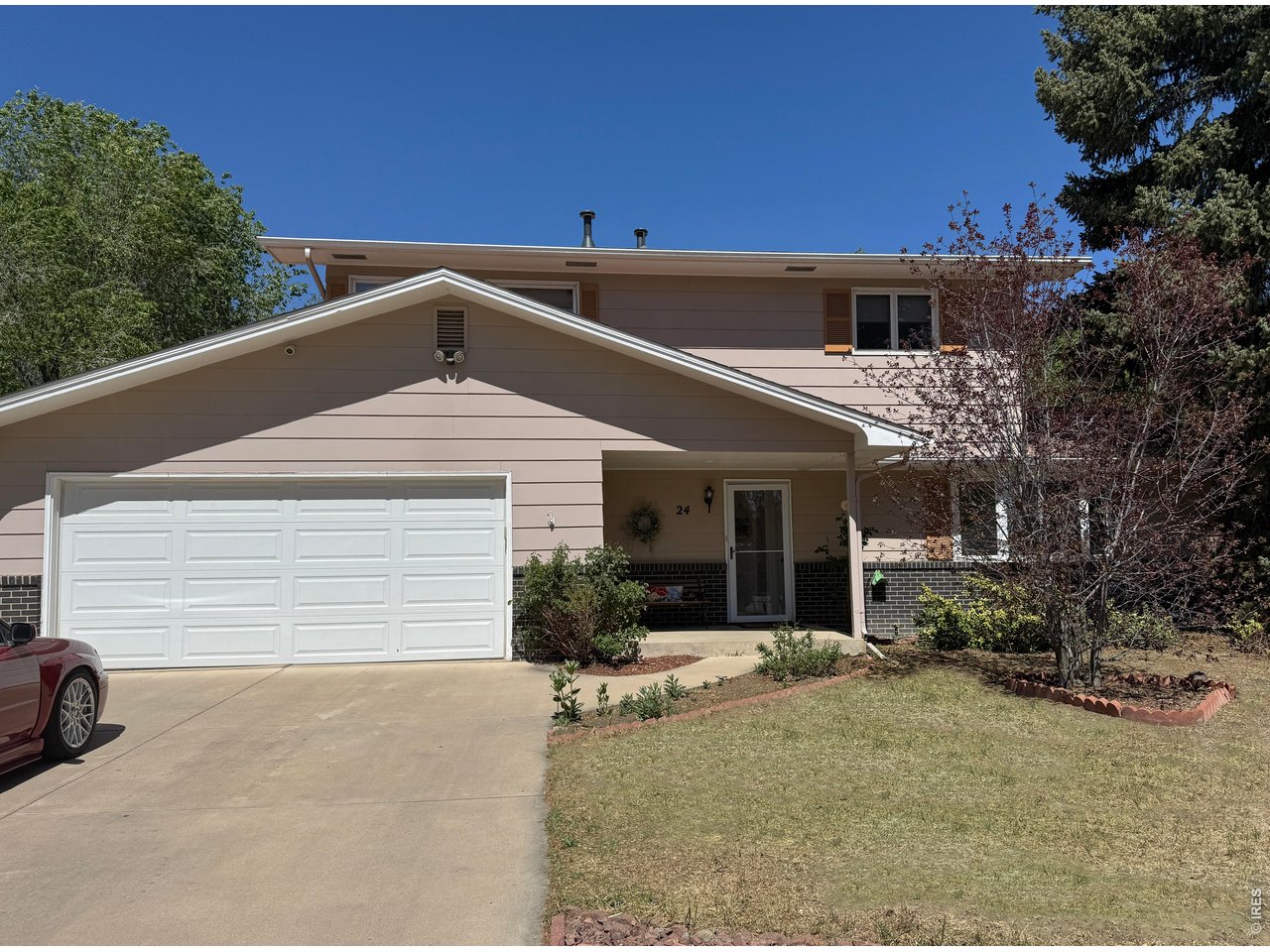 24 University Cir
