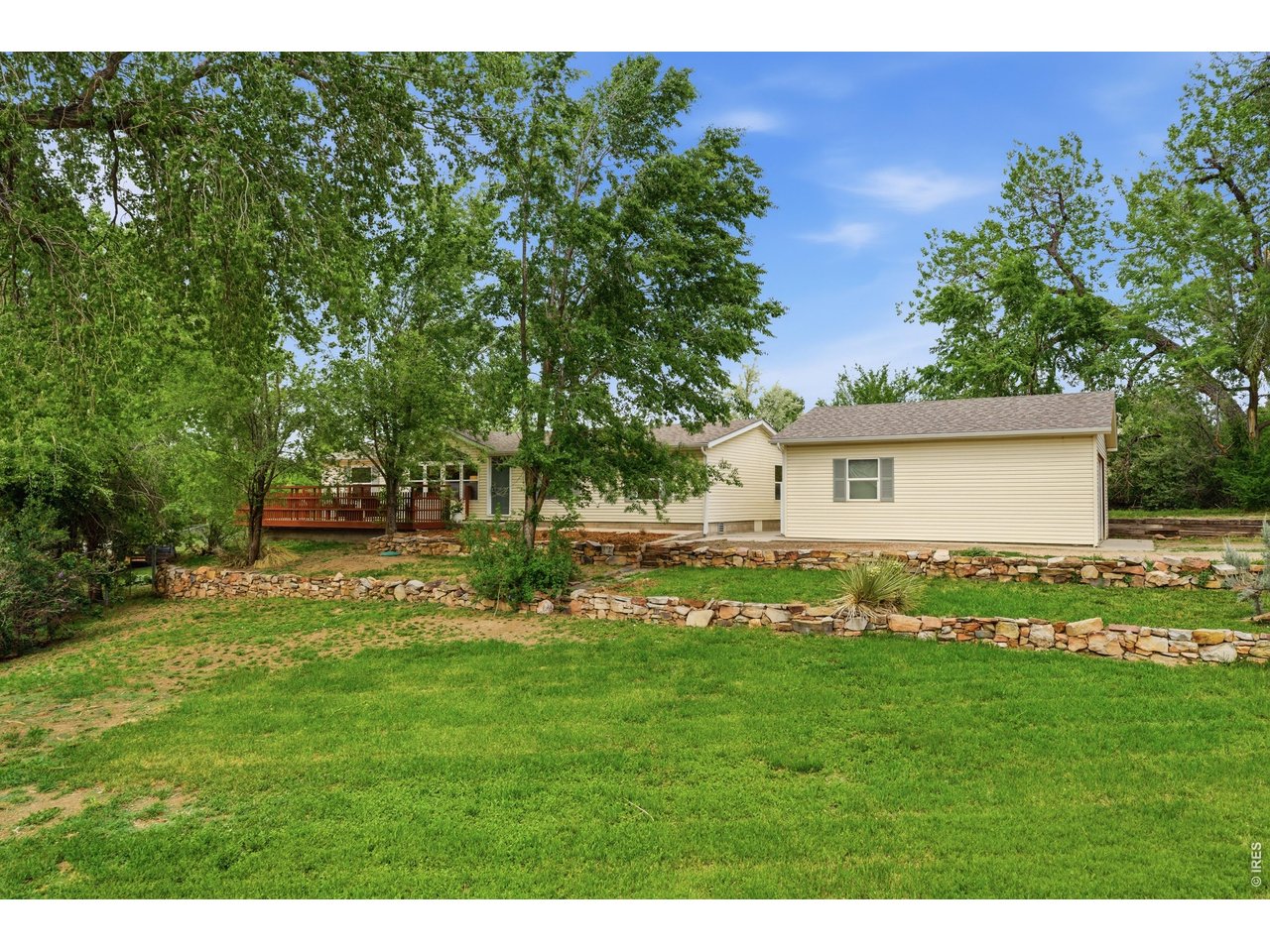 108 E Douglas Rd
