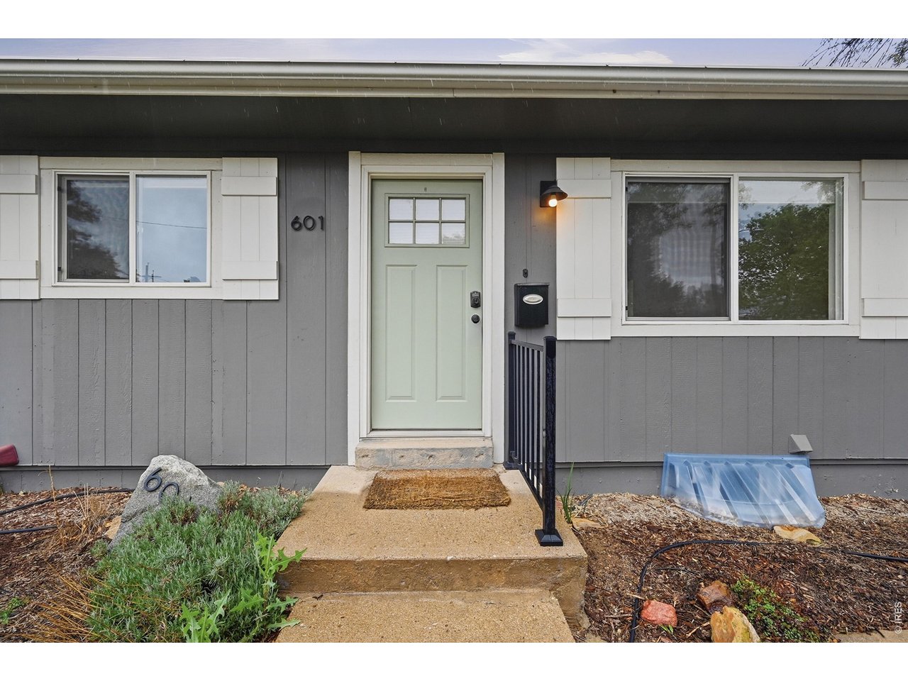 601 E Emma St