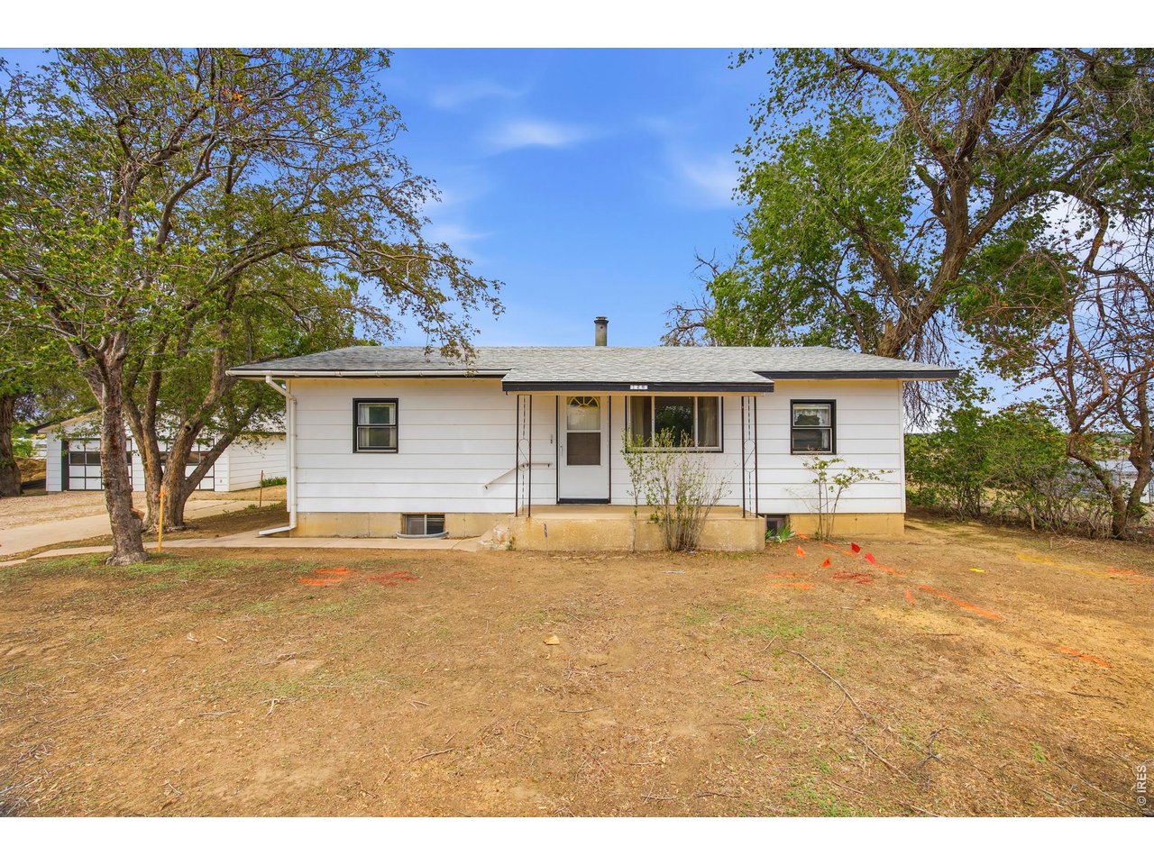 128 E Trilby Rd