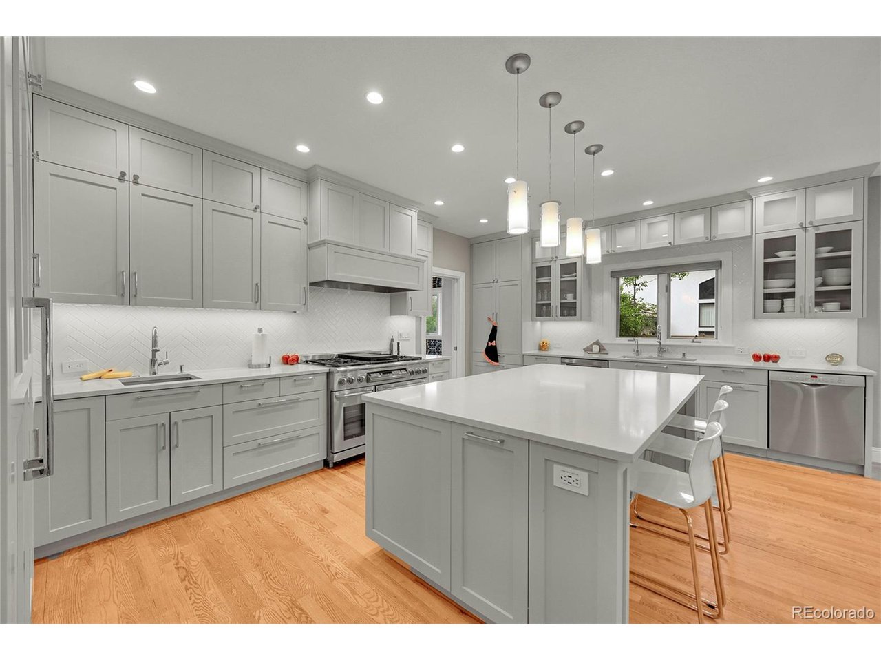 2558 Premier Pl