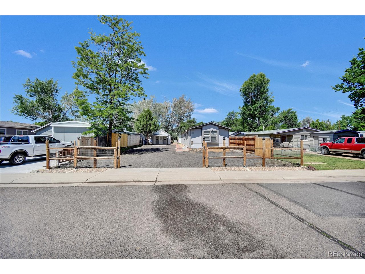 422 Willow Dr