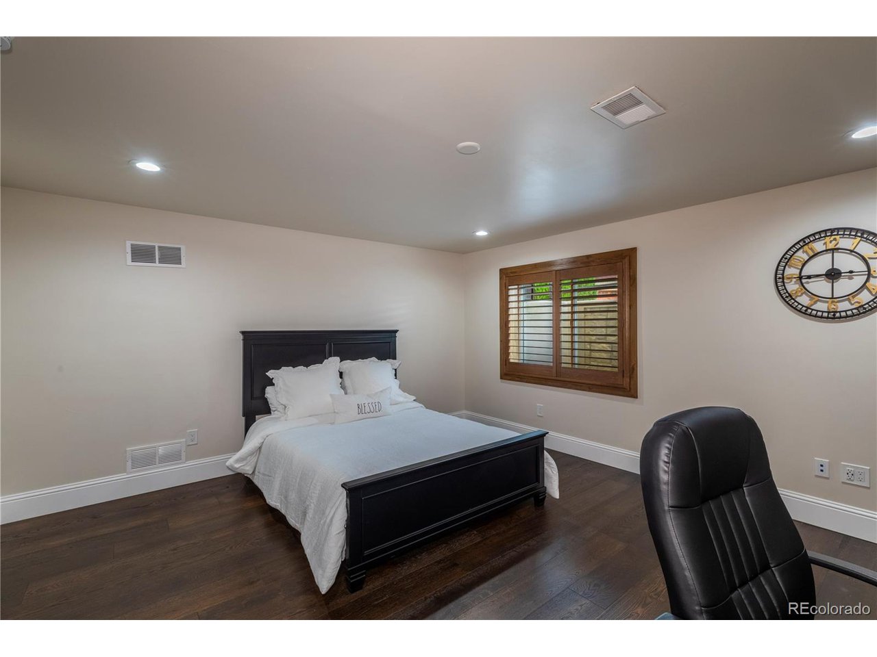 5767 Pelican Shores Dr